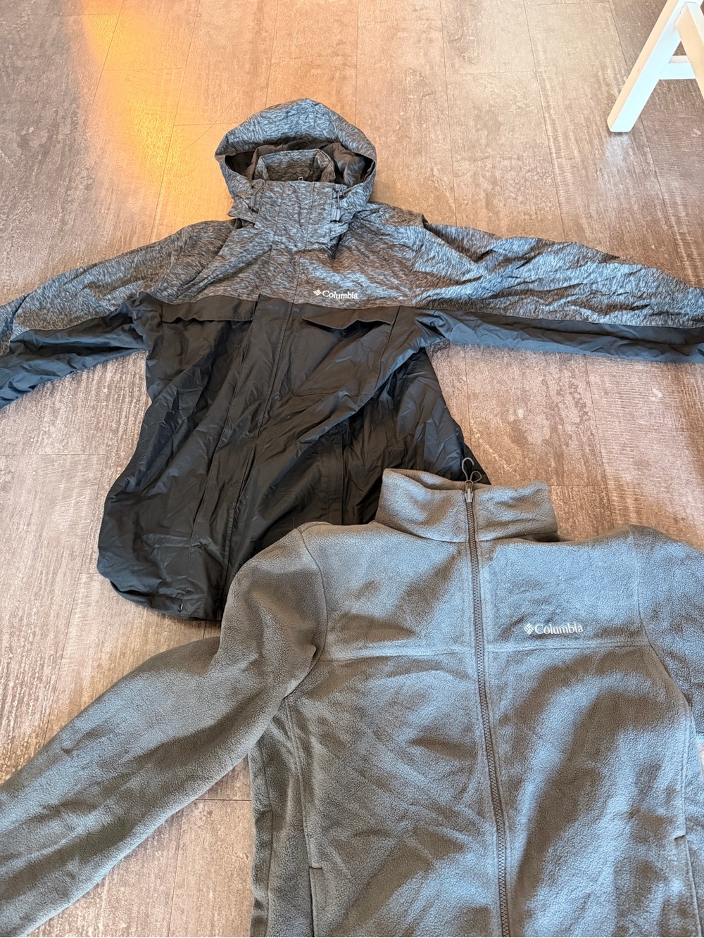 Columbia Black and Gray Ski Snowboard Jacket - Picture 6 of 7